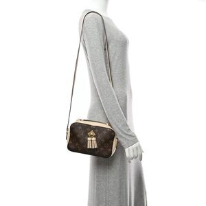 Louis Vuitton Crossbody Bag Saintonge Brown Monogram.